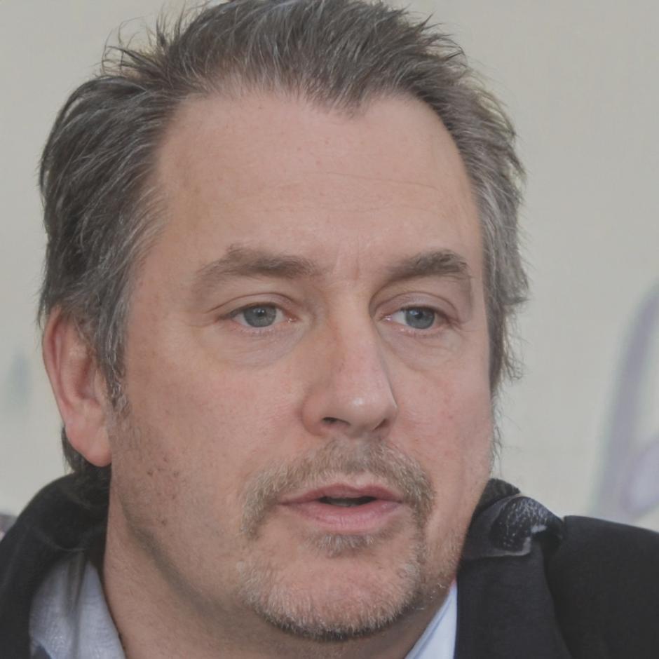 Retrato profesional de Fabricio Vázquez-Prada, especialista en análisis sectorial